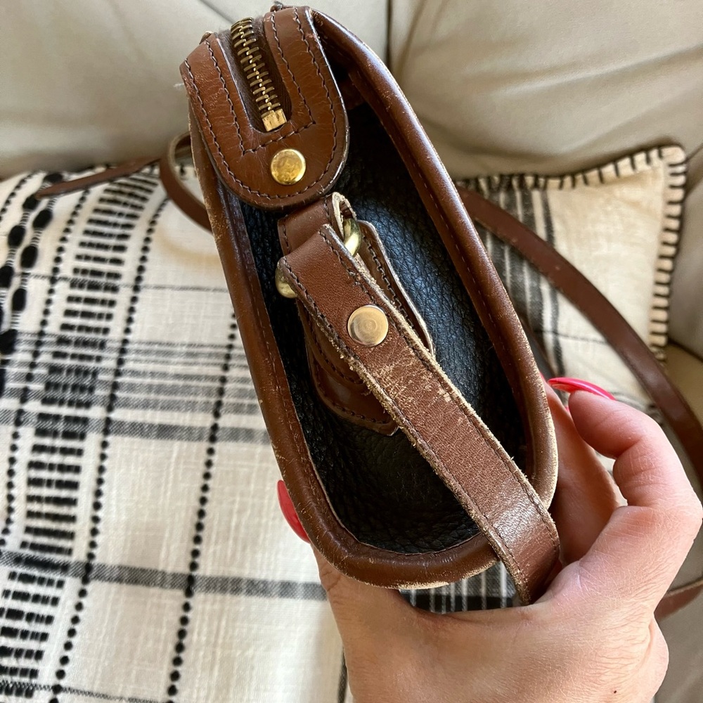 Dooney and Bourke Vintage Original Classic Black Leather Crossbody Bag - Picture 10 of 13